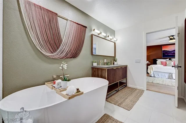 $2,798 | 2400 La Solana Way, Las Vegas, NV 89102