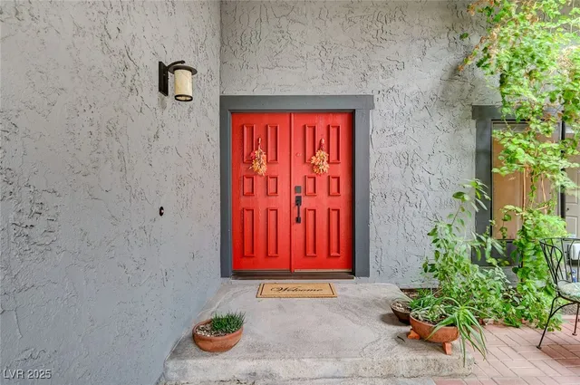 $2,798 | 2400 La Solana Way, Las Vegas, NV 89102