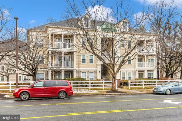$2,200 | 13205 Cloppers Mill Drive, Unit 13D, Germantown, MD 20874