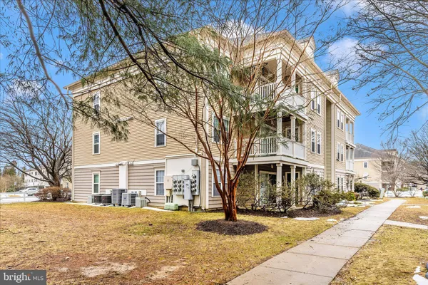 $2,200 | 13205 Cloppers Mill Drive, Unit 13D, Germantown, MD 20874
