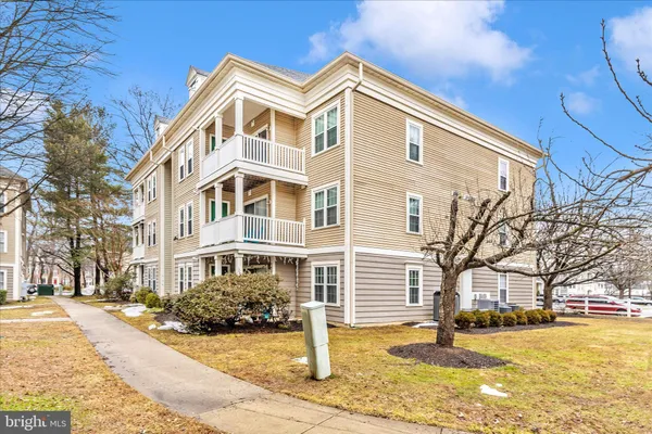 $2,200 | 13205 Cloppers Mill Drive, Unit 13D, Germantown, MD 20874