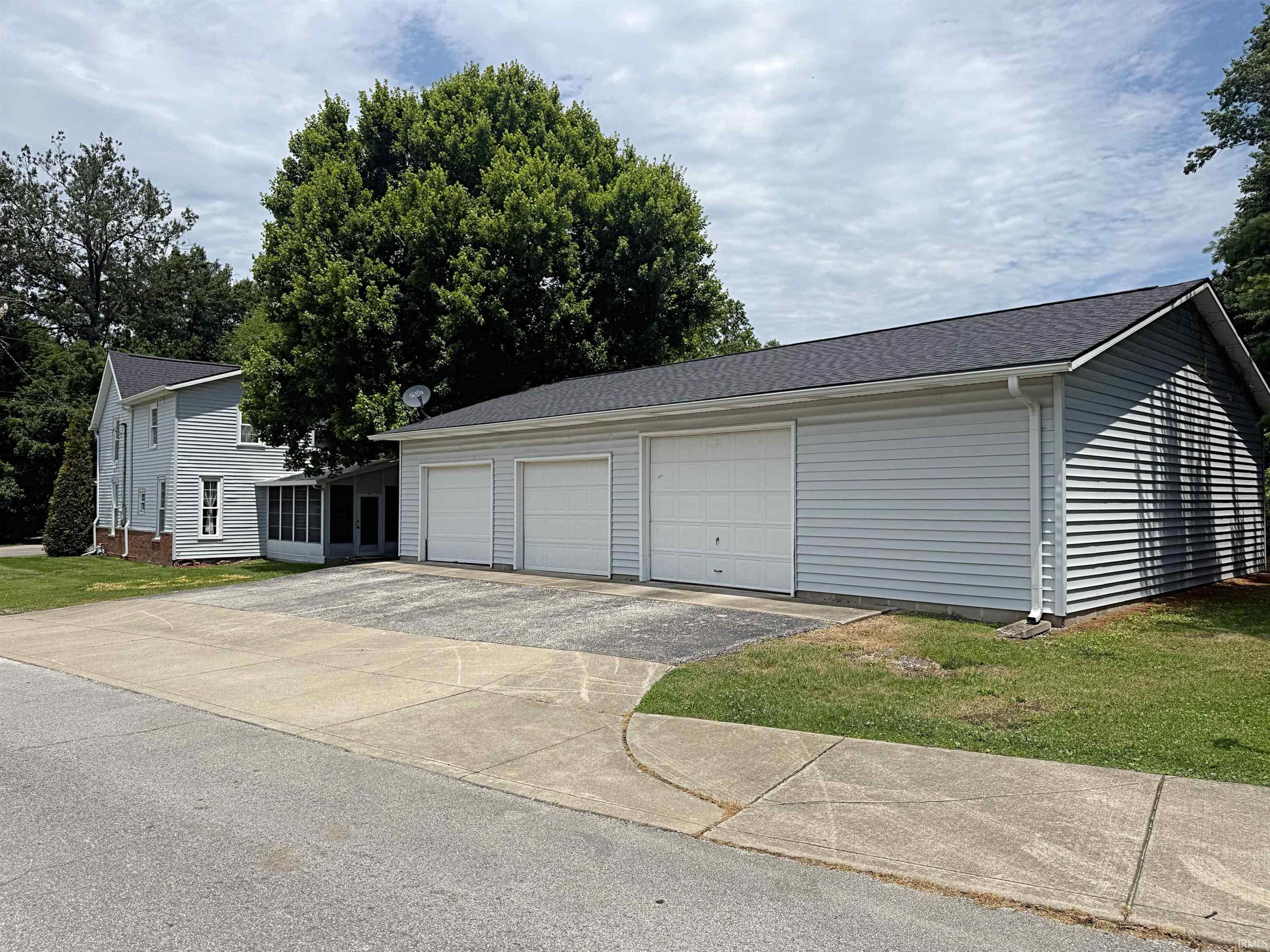 409 Butcher Boulevard Loogootee, IN 47553 - Photo 20 of 30