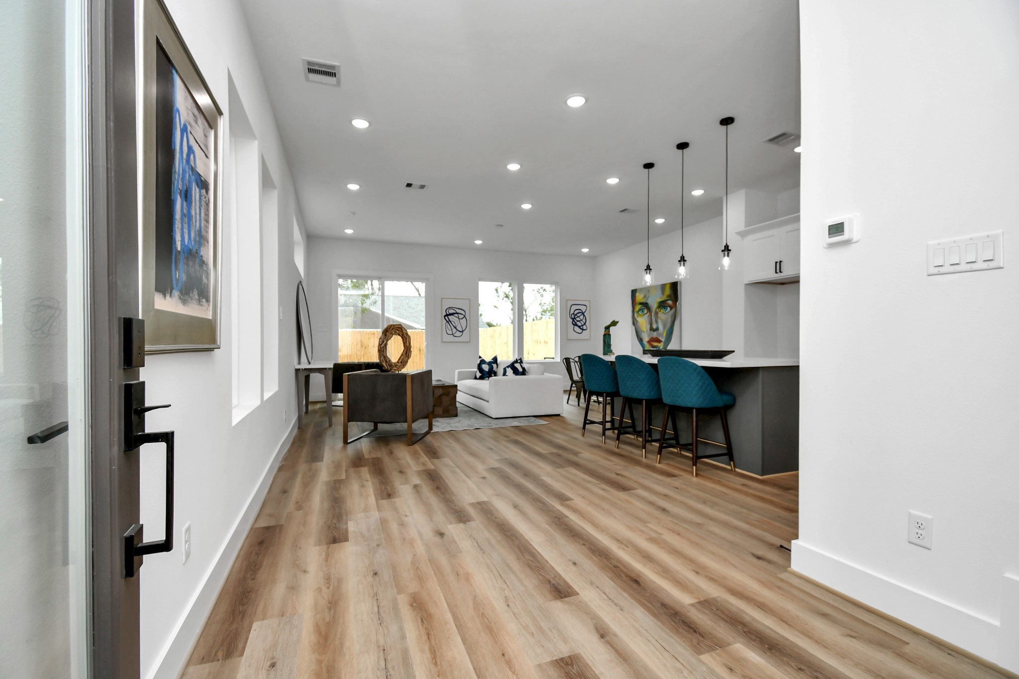 2610 Vance Street Houston, TX 77093 - Photo 5 of 30 a living room with furniture and a table
