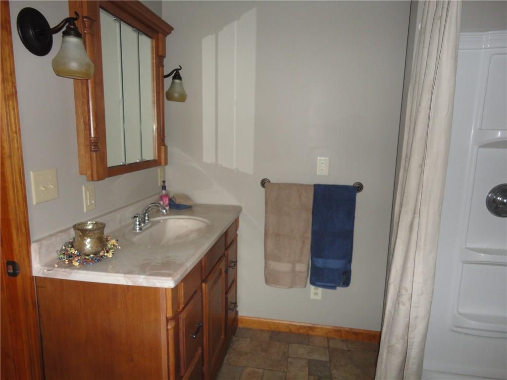 186 Elliott Road Grove City, PA 16127 - Photo 10 of 13 Gallery Image 10