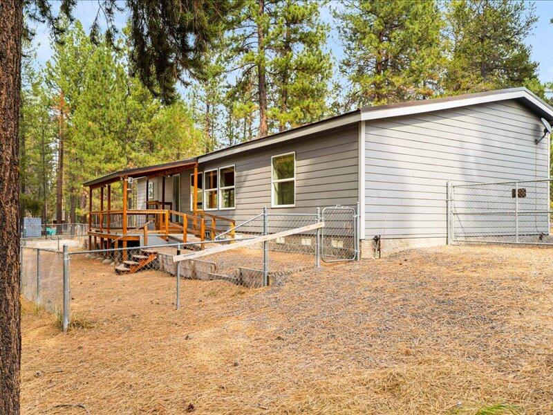 152382 Wagon Trail Road La Pine, OR 97739 - Photo 33 of 35 27-Exterior