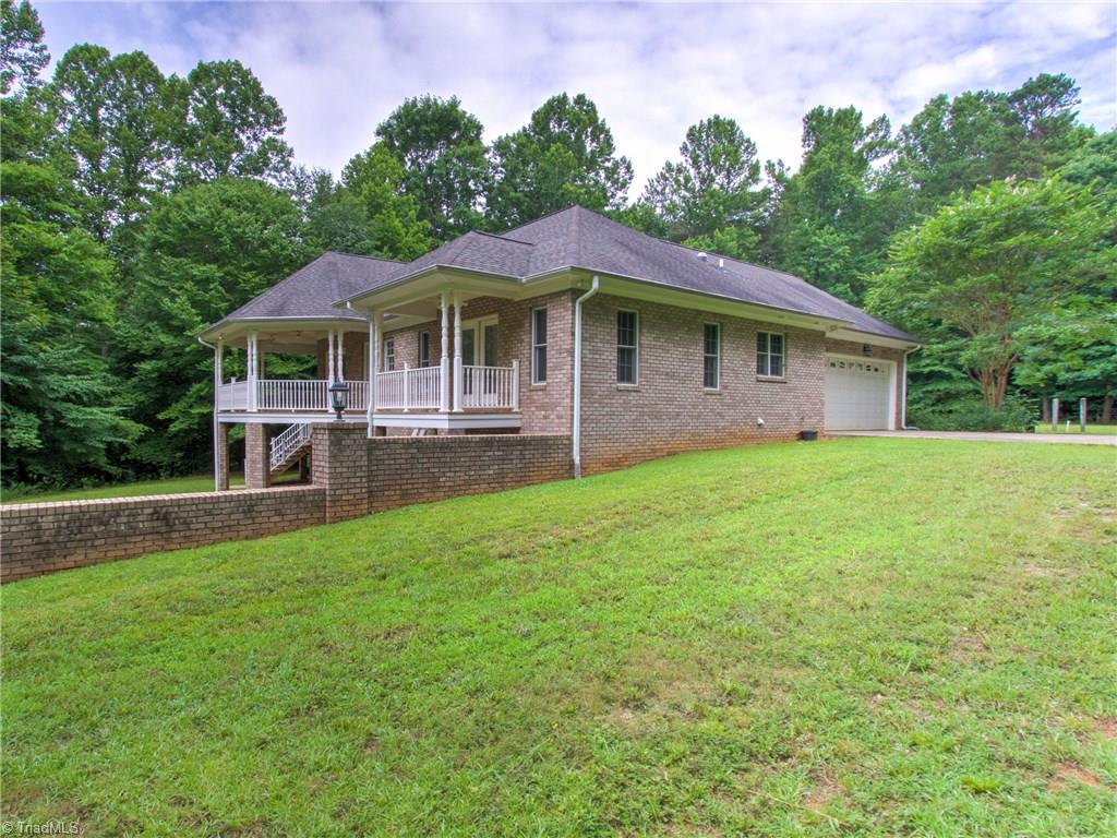 1037 Quaker Ridge Road Mebane, NC 27302 - Photo 2 of 25 Gallery Image 2