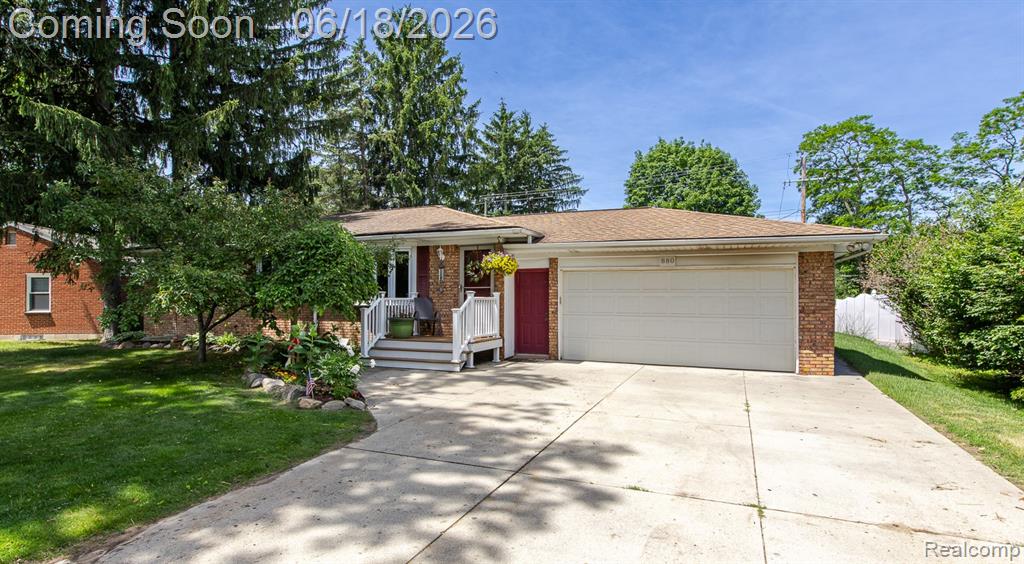 880 Joslyn Road Lake Orion, MI 48362 - Photo 3 of 45