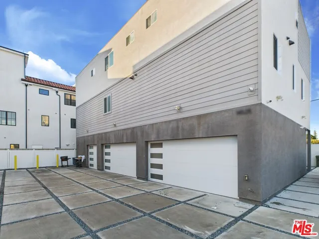 $4,999 | 14525 Killion Street, Van Nuys, CA 91411