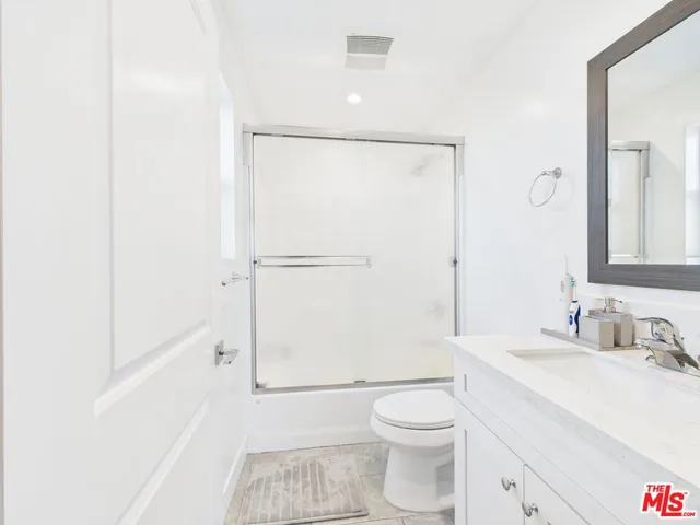 $4,999 | 14525 Killion Street, Van Nuys, CA 91411