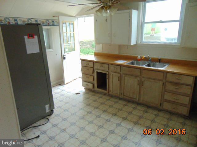 14335 Royer Road Cascade, MD 21719 - Photo 2 of 12 Kitchen