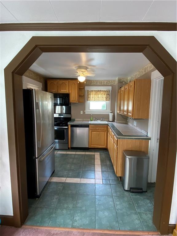 146 Manor Road Pittsburgh, PA 15237 - Photo 12 of 21 Gallery Image 12