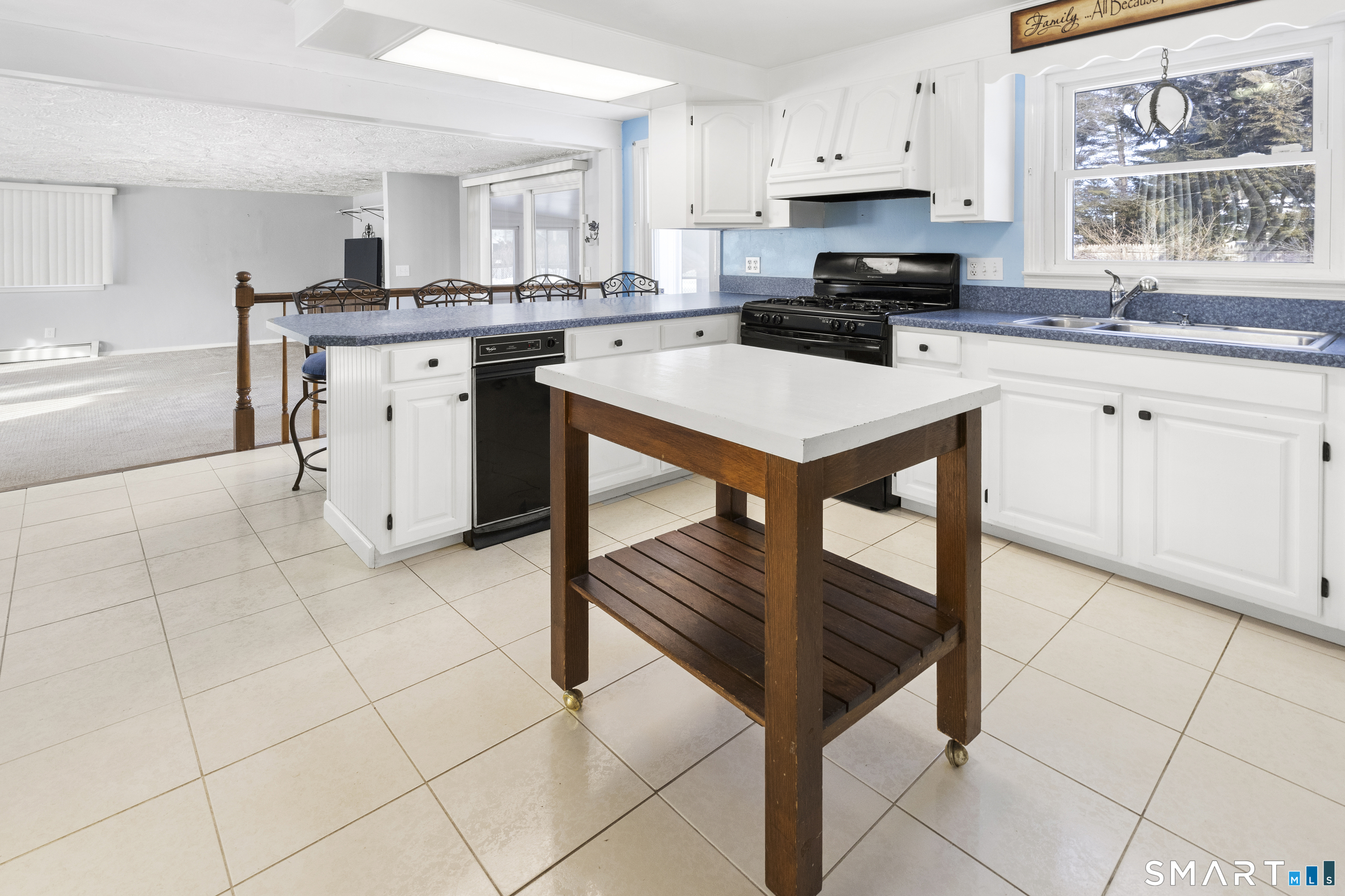 5 Sparkle Street Enfield, CT 06082 - Photo 6 of 37