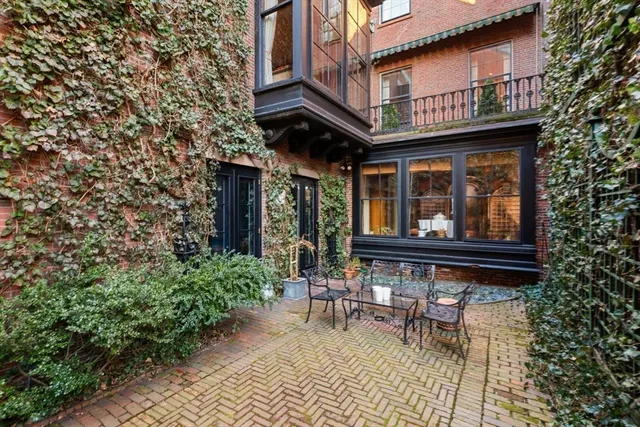 $16,000,000 | 22 Louisburg Square, Boston, MA 02108