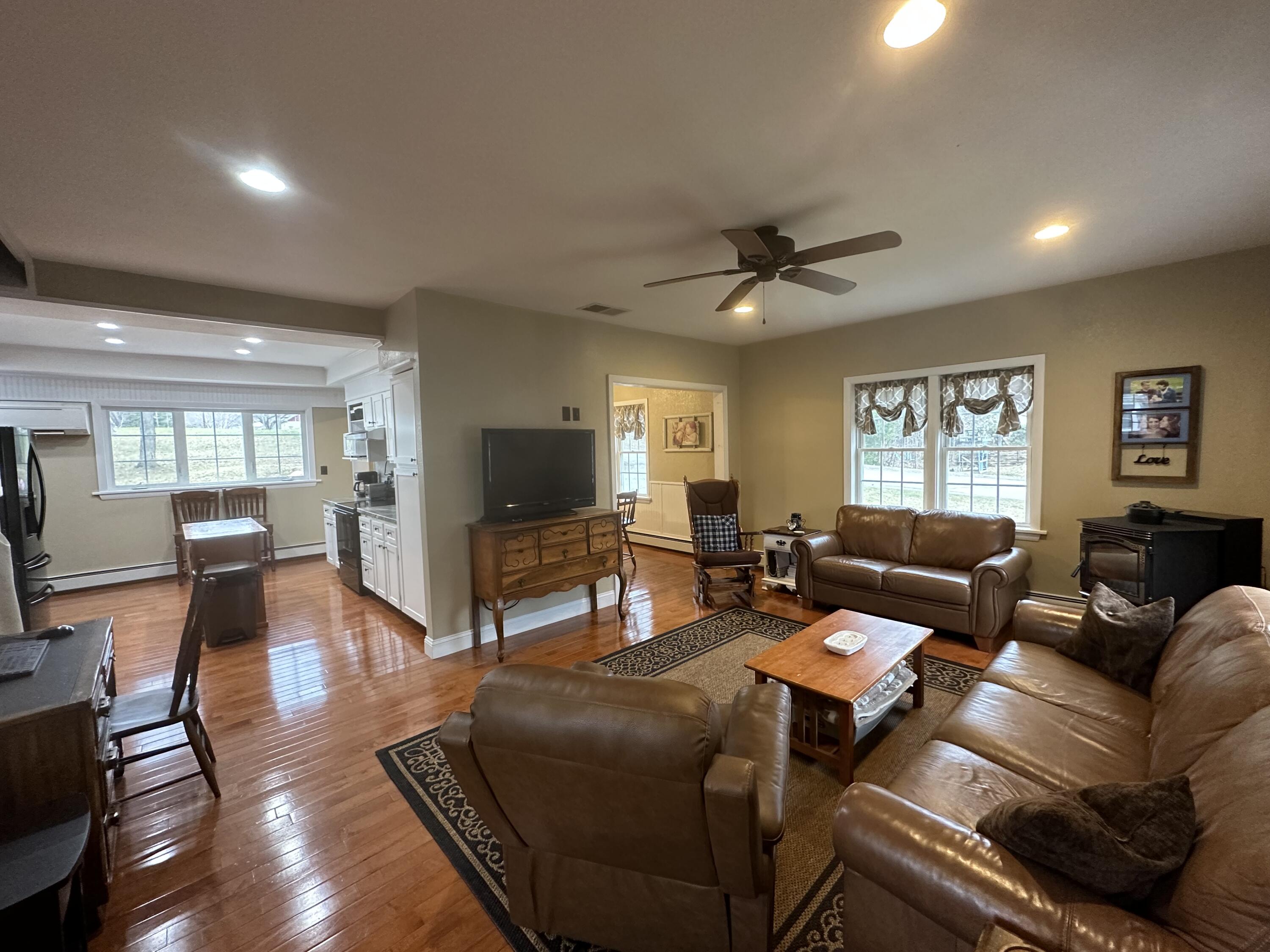 26 Spring Street Houlton, ME 04730 - Photo 5 of 28 IMG_0895