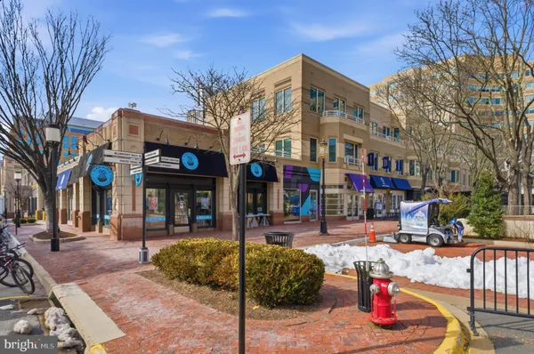 $830,000 | 12025 New Dominion Parkway, Unit LL103, Reston, VA 20190