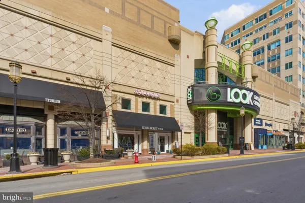 $830,000 | 12025 New Dominion Parkway, Unit LL103, Reston, VA 20190