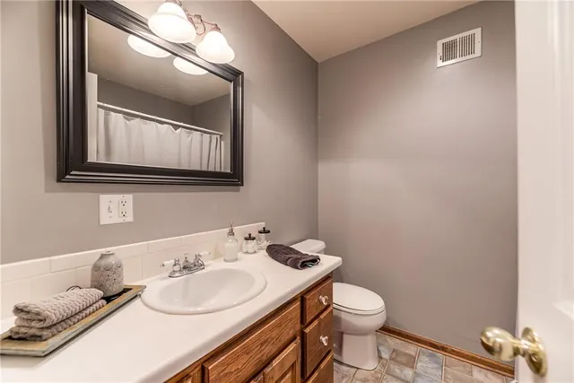 $695,000 | 1205 East 203rd Street, Belton, MO 64012