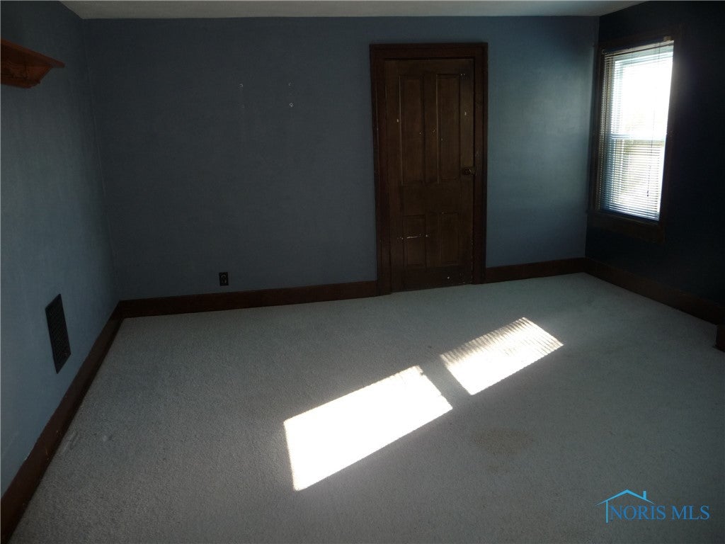 1750 Elmore Road Pemberville, OH 43450 - Photo 15 of 33 Upper bedroom