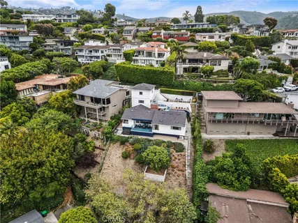 $4,298,000 | 933 Coast View Drive, Laguna Beach, CA 92651