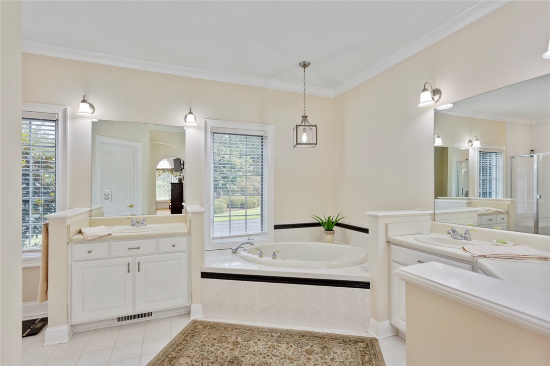 3902 Turnberry Loop Seneca, SC 29678 - Photo 25 of 45 luxurious soaking tub in master bath