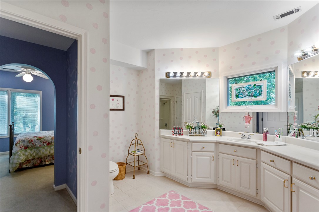 3902 Turnberry Loop Seneca, SC 29678 - Photo 26 of 45 Lots of counterspace and two sinks.