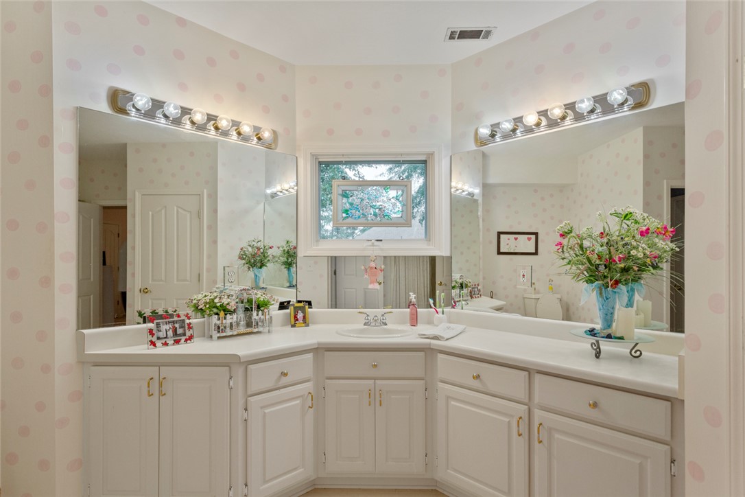 3902 Turnberry Loop Seneca, SC 29678 - Photo 29 of 45 Make-up vanity straight ahead. the counter lifts up to reveal lots of space for all sorts of make-up and accessories.