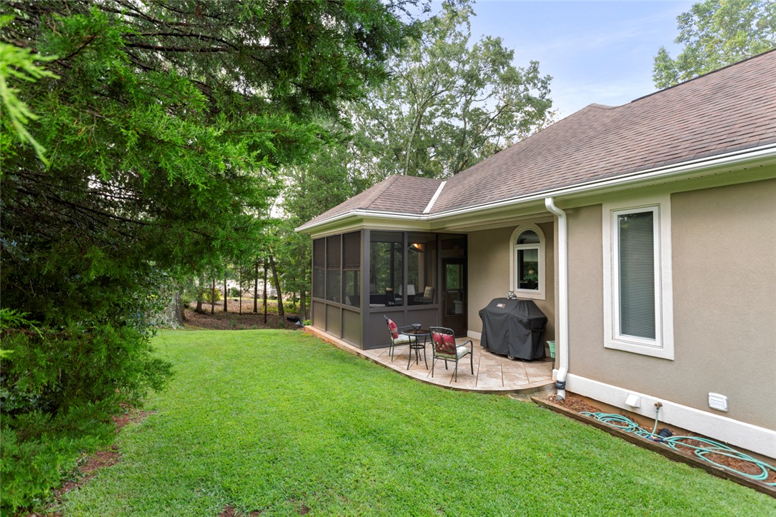 3902 Turnberry Loop Seneca, SC 29678 - Photo 3 of 45 Quiet barbecue grilling station. Grill Stays