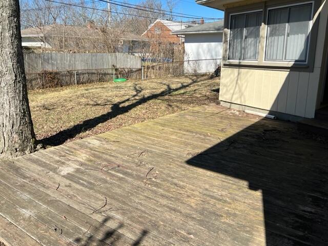 5301 Hedgewood Road Columbus, OH 43229 - Photo 33 of 40 5301 Hedgewood Rear deck yard