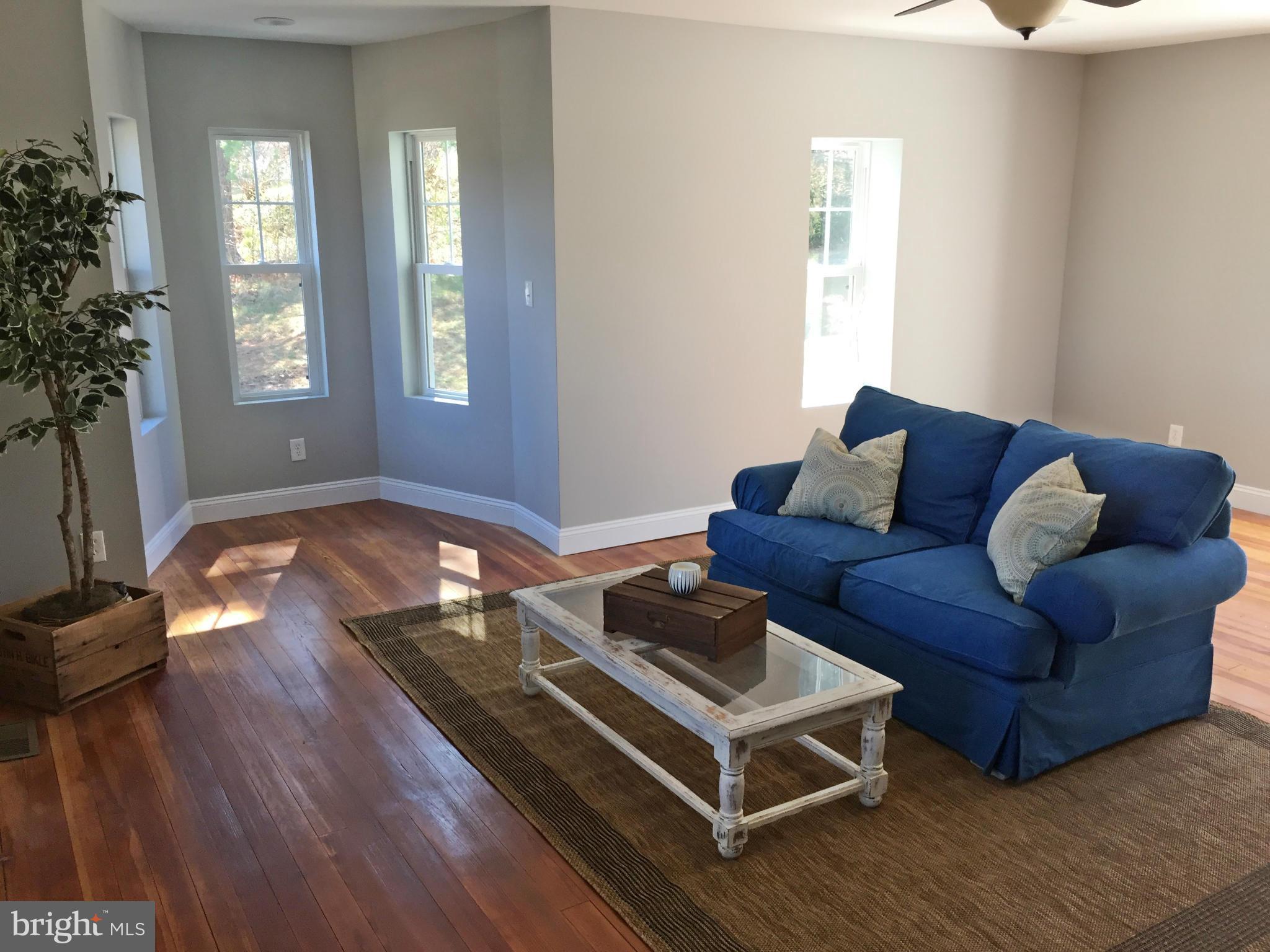 14410 Barkdoll Road Hagerstown, MD 21742 - Photo 10 of 30 Living Room