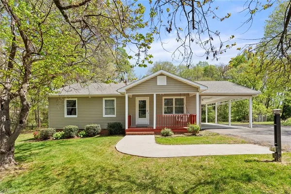 $229,900 | 3712 North Old 52 Road, Pinnacle, NC 27043