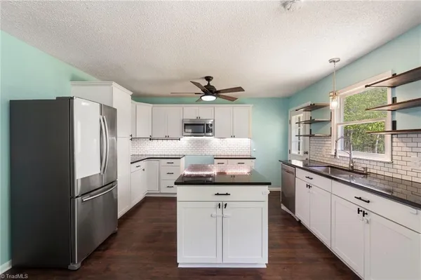 $229,900 | 3712 North Old 52 Road, Pinnacle, NC 27043