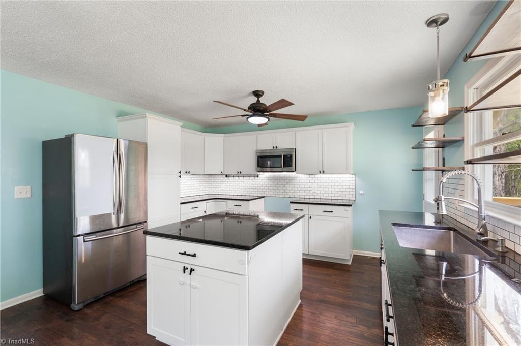 3712 North Old 52 Road Pinnacle, NC 27043 - Photo 13 of 38