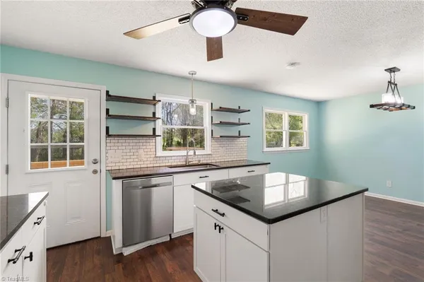 $229,900 | 3712 North Old 52 Road, Pinnacle, NC 27043