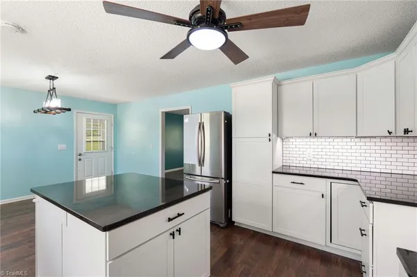 $229,900 | 3712 North Old 52 Road, Pinnacle, NC 27043