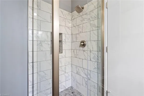 $229,900 | 3712 North Old 52 Road, Pinnacle, NC 27043