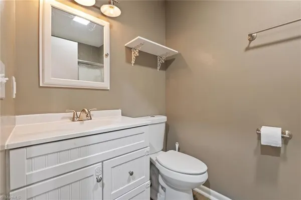 $229,900 | 3712 North Old 52 Road, Pinnacle, NC 27043