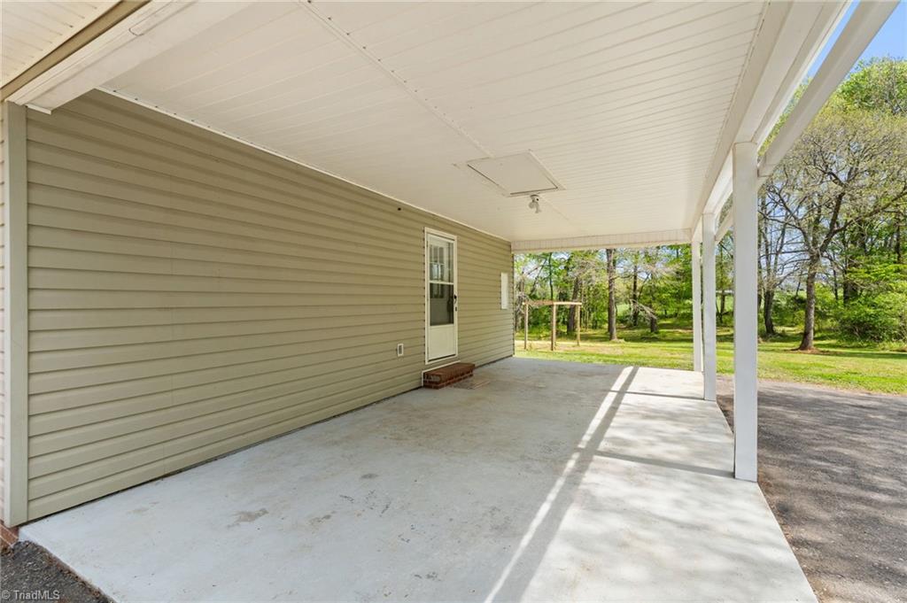 3712 North Old 52 Road Pinnacle, NC 27043 - Photo 29 of 38