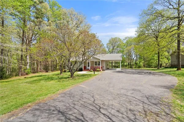 $229,900 | 3712 North Old 52 Road, Pinnacle, NC 27043