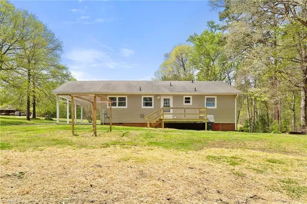$229,900 | 3712 North Old 52 Road, Pinnacle, NC 27043