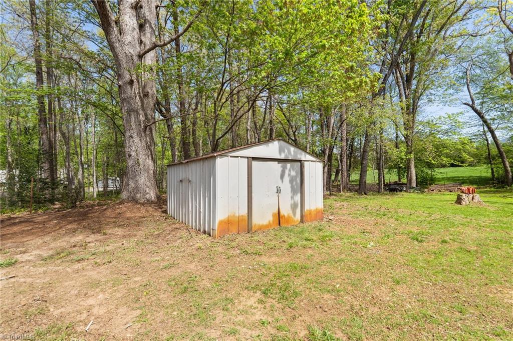 3712 North Old 52 Road Pinnacle, NC 27043 - Photo 34 of 38