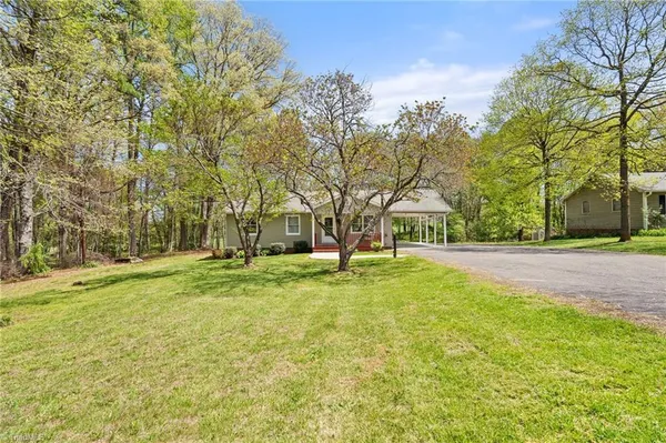 $229,900 | 3712 North Old 52 Road, Pinnacle, NC 27043