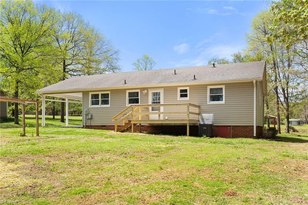 3712 North Old 52 Road Pinnacle, NC 27043 - Photo 4 of 38