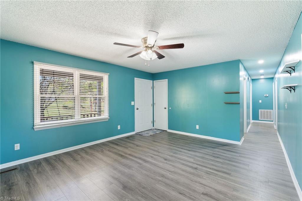 3712 North Old 52 Road Pinnacle, NC 27043 - Photo 8 of 38