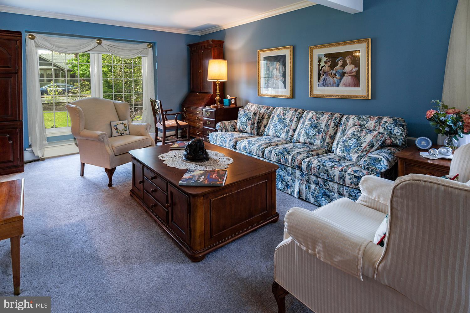 14 West Lake Avenue Medford, NJ 08055 - Photo 11 of 37 Large formal living room w/ lots of natural light