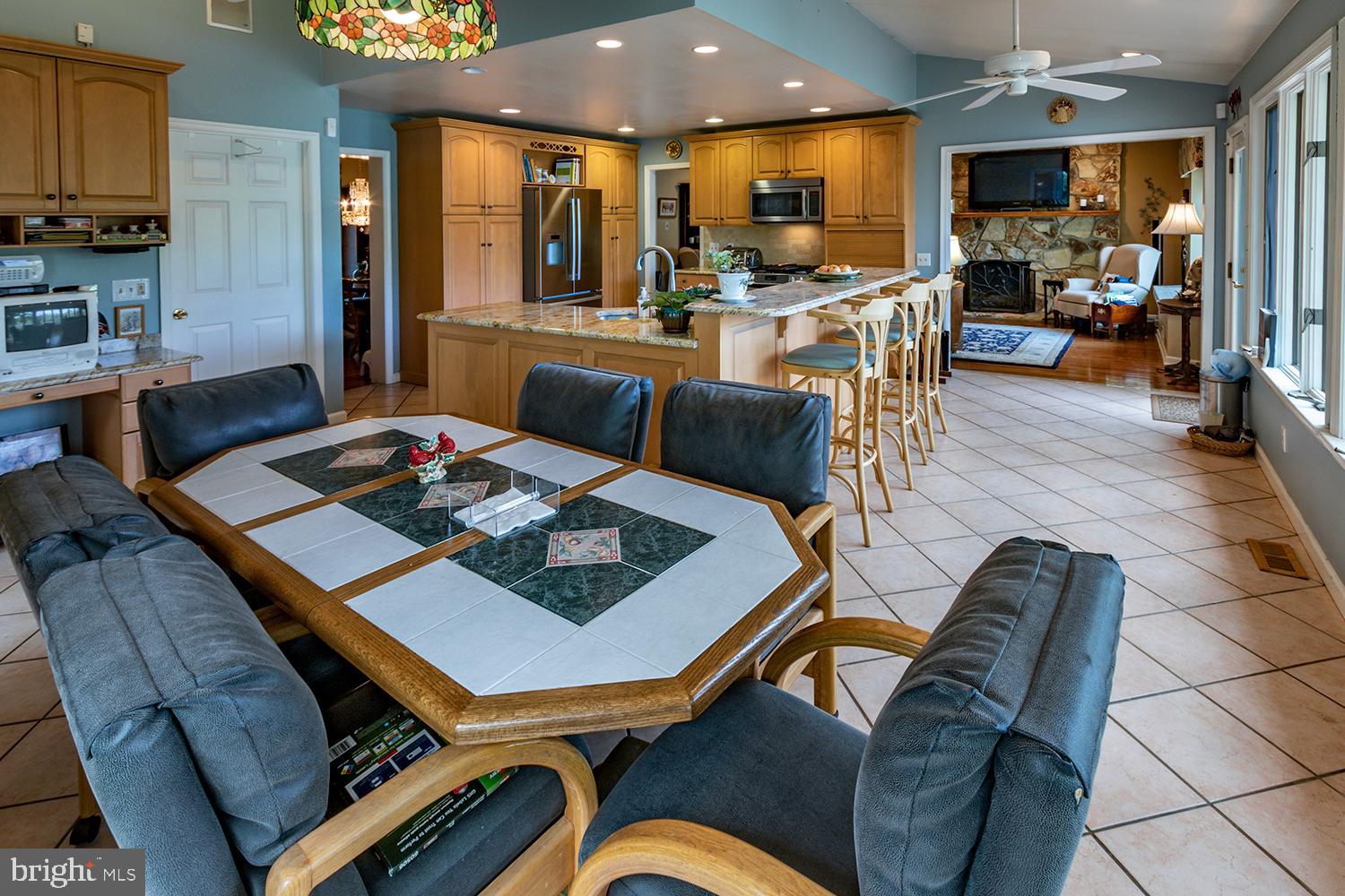 14 West Lake Avenue Medford, NJ 08055 - Photo 7 of 37 The breakfast room offers spectacular lake views