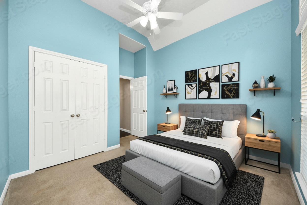 13342 South Point Lane Houston, TX 77034 - Photo 11 of 37 1st guest bedroom with large walk-in closet.