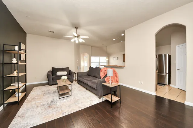 $2,200 | 13342 South Point Lane, Houston, TX 77034