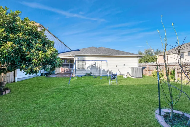 $2,200 | 13342 South Point Lane, Houston, TX 77034