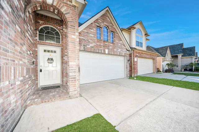 $2,200 | 13342 South Point Lane, Houston, TX 77034