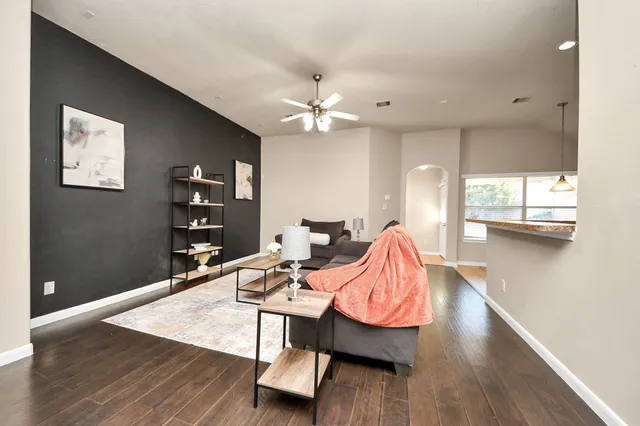 $2,200 | 13342 South Point Lane, Houston, TX 77034